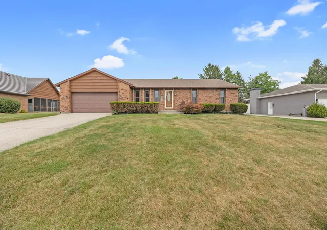 Homes for sale in Bellefontaine, OH | 110 N Heatherhill Dr, Bellefontaine, OH 43311 | MLS# 226025978