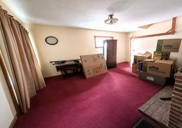 Photo 3 of Sale Pending at 346 Whitethorne Ave, Columbus, OH 43223 | MLS# 226025052 | Listing updated on 2026-09-16