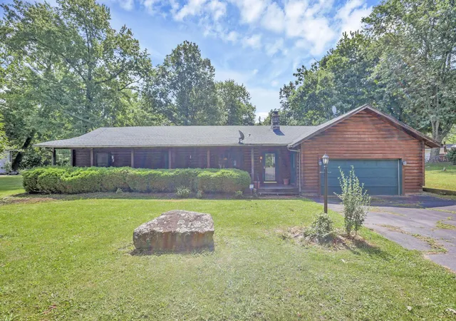 Homes for sale in Thornville, OH | 13426 Shell Beach Rd Ne, Thornville, OH 43076 | MLS# 226025088