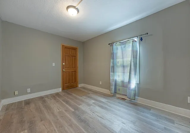 Photo 4 of Single family home for sale at 1120 Innisfallen Ave, Springfield, OH 45506 | MLS# 226025000 | Listing updated on 2026-07-29