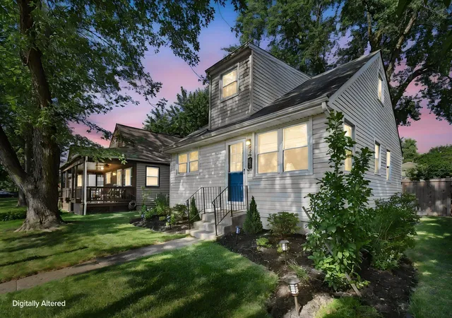 Photo 1 of Single family home for sale at 826 Mcclain Rd, Columbus, OH 43212 | MLS# 226025259 | Listing updated on 2026-09-14