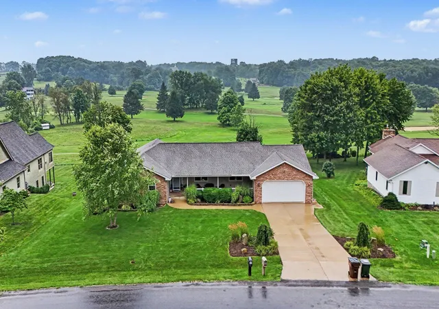 3rd image of 922 Fairway Dr, Howard, OH 43028 | MLS# 226029227