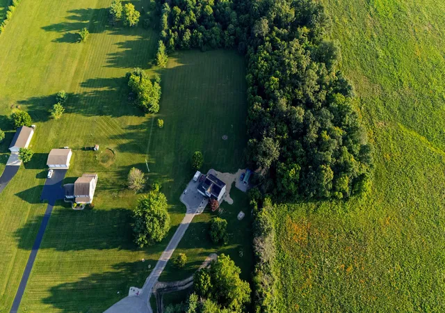 Homes for sale in Chillicothe, OH | 889 Old Elm Rd, Chillicothe, OH 45601 | MLS# 226024885