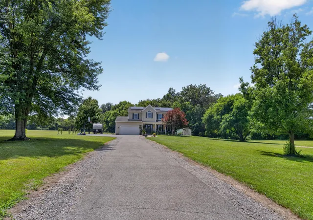 Homes for sale in Chillicothe, OH | 889 Old Elm Rd, Chillicothe, OH 45601 | MLS# 226024885