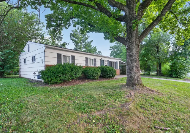 Photo 3 of Single family home for sale at 3919 Carlton Ave, Columbus, OH 43227 | MLS# 226025474 | Listing updated on 2026-09-03