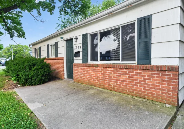 Photo 4 of Single family home for sale at 3919 Carlton Ave, Columbus, OH 43227 | MLS# 226025474 | Listing updated on 2026-09-03