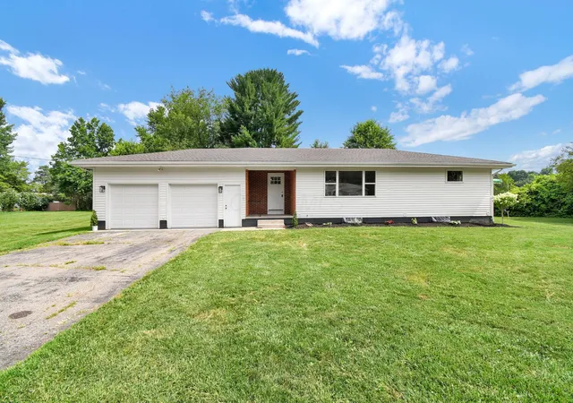 Homes for sale in Newark, OH | 36 N Vernon Ave, Newark, OH 43055 | MLS# 226025662