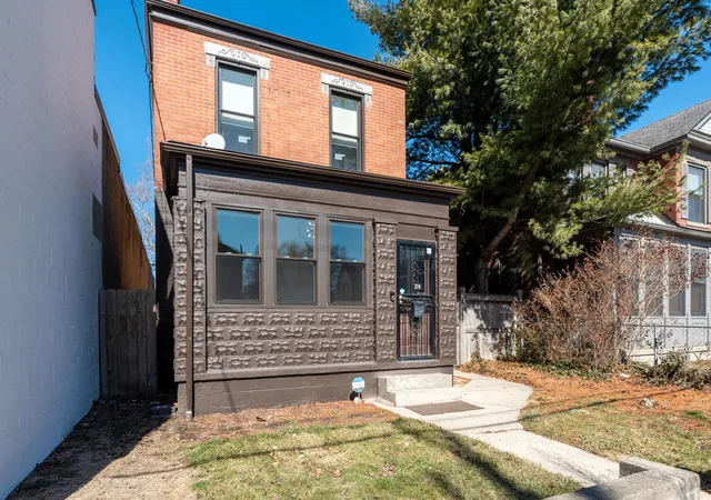 1st image of 374 E Whittier St, Columbus, OH 43206 | MLS# 226024922