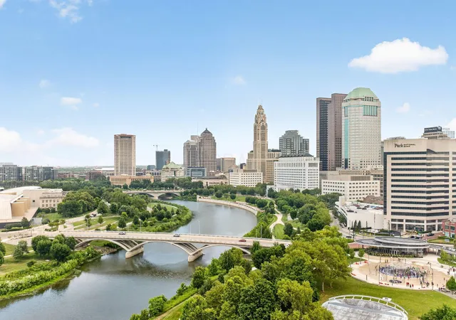 3rd image of 1 Miranova Pl #1710, Columbus, OH 43215 | MLS# 226025880