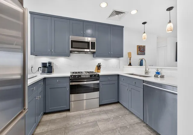 5th image of 1 Miranova Pl #1710, Columbus, OH 43215 | MLS# 226025880