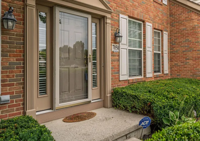 Photo 3 of Single family home for sale at 7050 Kellogg Dr, Powell, OH 43065 | MLS# 226028052 | Listing updated on 2026-10-03