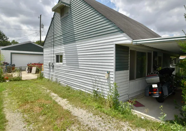 Photo 2 of Sale Pending at 4027 Rickenbacker Ave, Columbus, OH 43213 | MLS# 226024940 | Listing updated on 2026-07-12