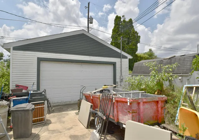 Photo 3 of Sale Pending at 4027 Rickenbacker Ave, Columbus, OH 43213 | MLS# 226024940 | Listing updated on 2026-07-12