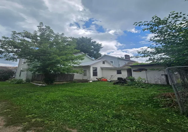 Homes for sale in Zanesville, OH | 405 Mead St, Zanesville, OH 43701 | MLS# 226025199