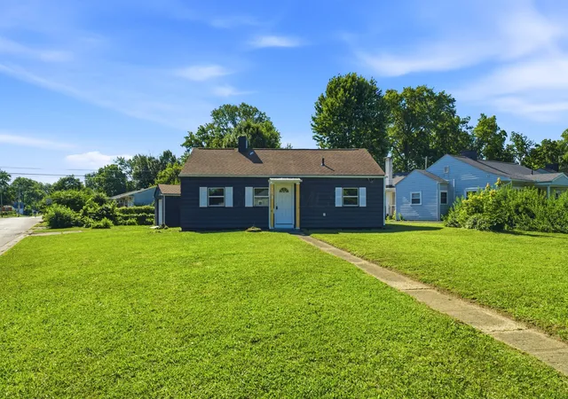 Photo 2 of Single family home for sale at 118 S Hampton Rd, Columbus, OH 43213 | MLS# 226024974 | Listing updated on 2026-09-16