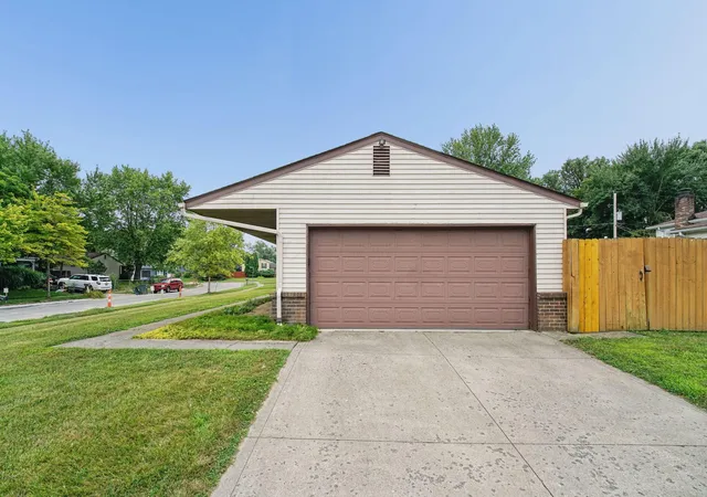 Photo 3 of Sale Pending at 4909 Dunlap Rd, Columbus, OH 43229 | MLS# 226025158 | Listing updated on 2026-09-17