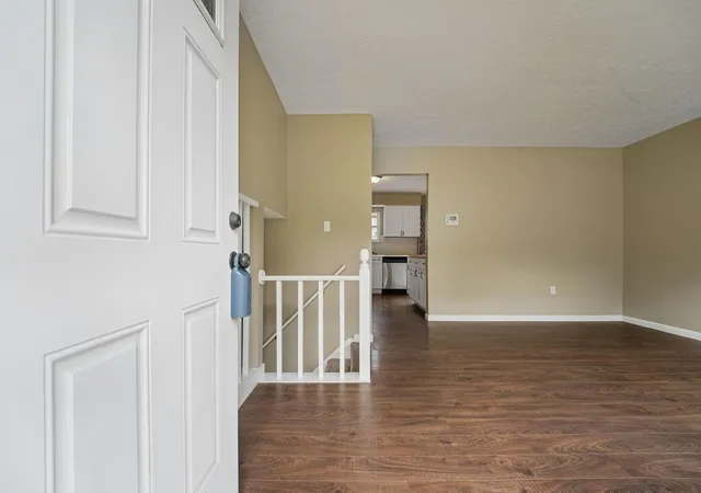 Photo 4 of Sale Pending at 4909 Dunlap Rd, Columbus, OH 43229 | MLS# 226025158 | Listing updated on 2026-09-17
