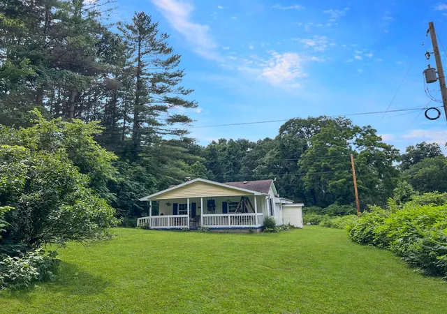 Homes for sale in Nelsonville, OH | 988 Connett Rd, Nelsonville, OH 45764 | MLS# 226025335