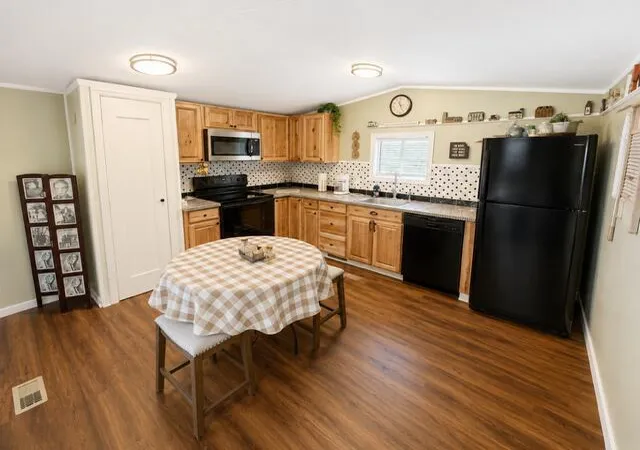 Homes for sale in Newark, OH | 24 Horseshoe Dr, Newark, OH 43055 | MLS# 226024979