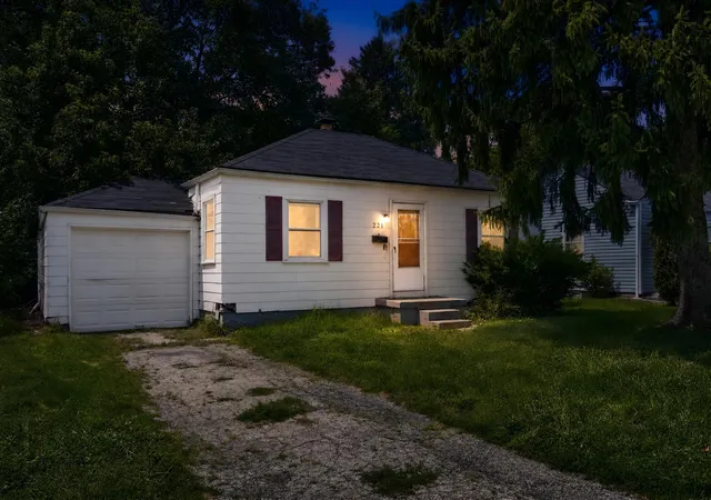 Photo 1 of Single family home for sale at 221 N Kellner Rd, Columbus, OH 43209 | MLS# 226027932 | Listing updated on 2026-09-03
