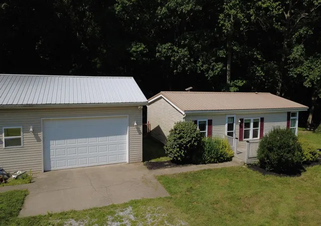Homes for sale in Rockbridge, OH | 13338 Middlefork Rd, Rockbridge, OH 43149 | MLS# 226024993