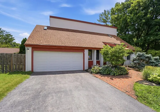 2nd image of 1916 W Lane Ave, Columbus, OH 43221 | MLS# 226027885