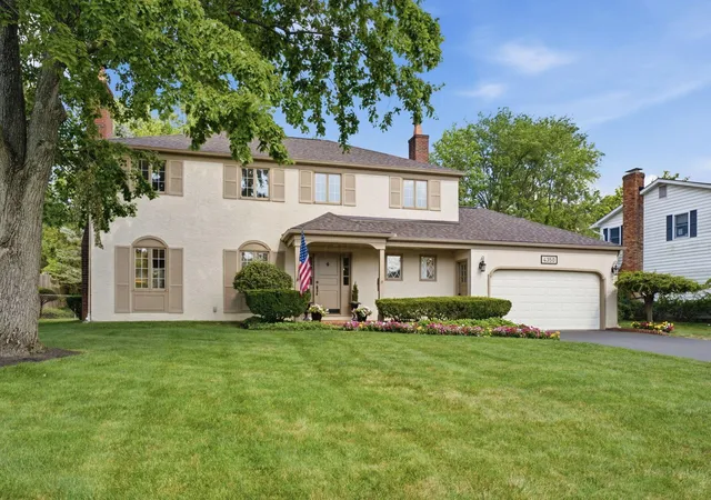 2nd image of 4350 Crown Point Dr, Columbus, OH 43220 | MLS# 226025446