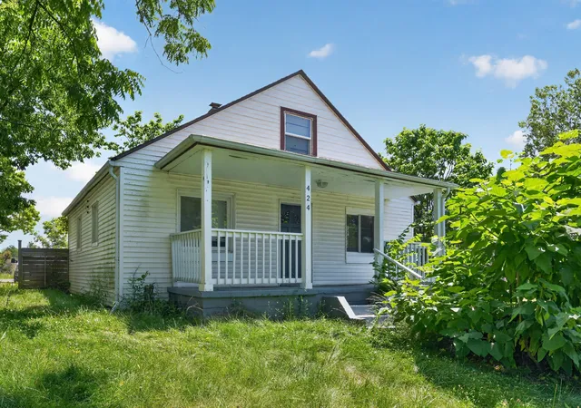 Photo 1 of Single family home for sale at 424 Emmit Ave, Columbus, OH 43228 | MLS# 226026164 | Listing updated on 2026-09-03