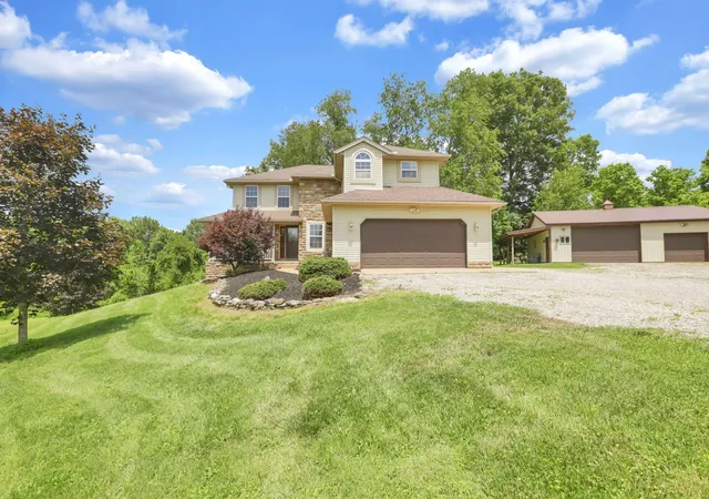Homes for sale in Hebron, OH | 8258 Lancaster Rd, Hebron, OH 43025 | MLS# 226025040