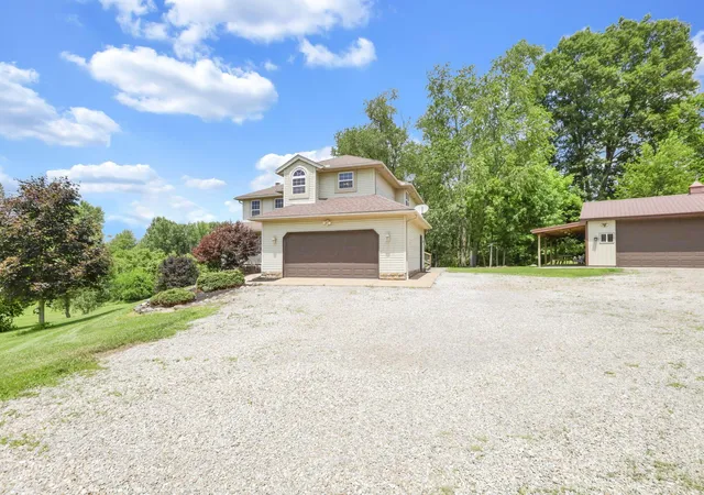 Homes for sale in Hebron, OH | 8258 Lancaster Rd, Hebron, OH 43025 | MLS# 226025040