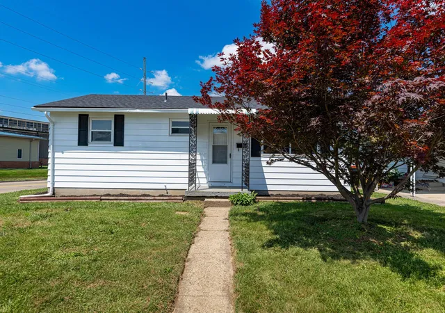 2nd image of 653 S Douglas Ave, Springfield, OH 45505 | MLS# 226026362