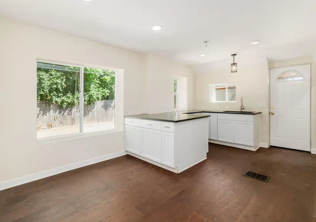 5th image of 845 Sunbury Rd, Columbus, OH 43219 | MLS# 226025919