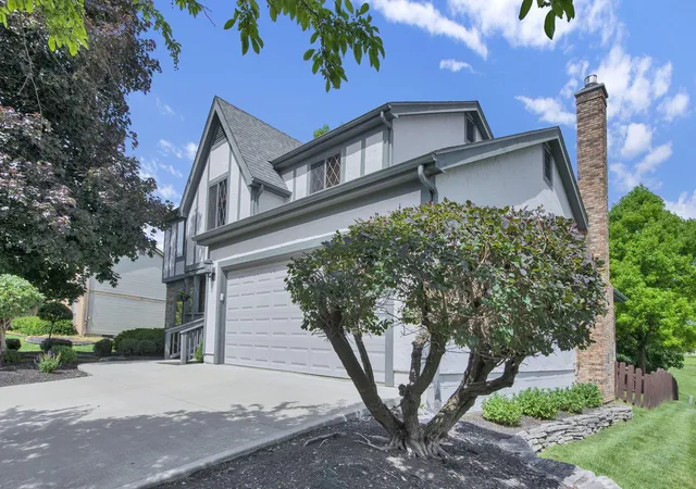 Photo 3 of Single family home for sale at 12404 Woodsfield Cir Nw, Pickerington, OH 43147 | MLS# 226025054 | Listing updated on 2026-08-24