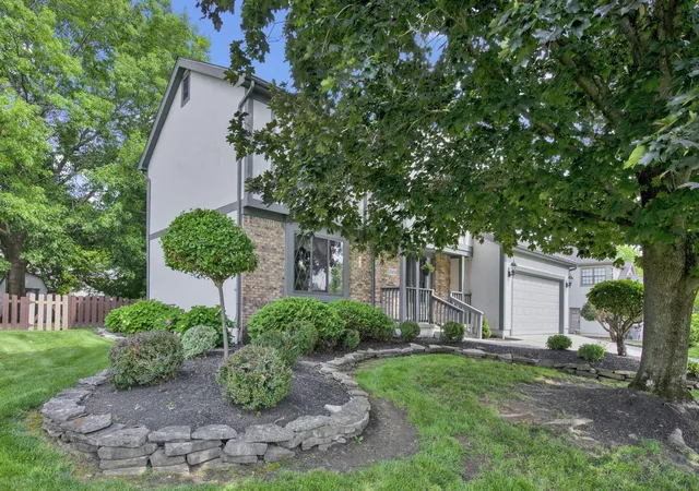 Photo 3 of Single family home for sale at 12404 Woodsfield Cir NW, Pickerington, OH 43147 | MLS# 226025054 | Listing updated on 2026-10-01