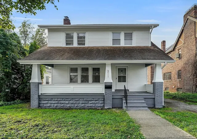 Homes for sale in Columbus, OH | 2111 Willamont Ave, Columbus, OH 43219 | MLS# 226025221