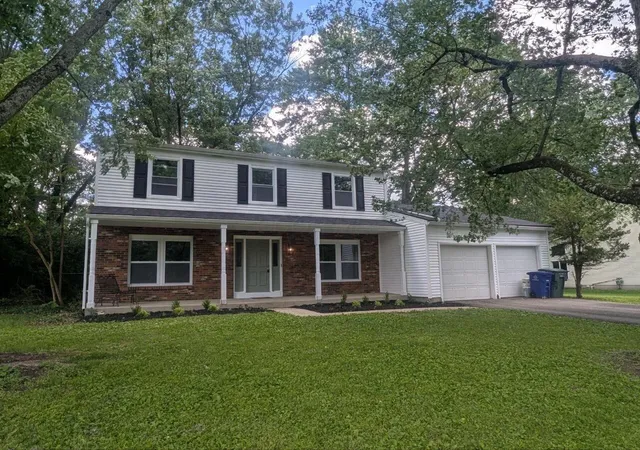 Photo 1 of Single family home for sale at 957 Old Farm Rd, Columbus, OH 43213 | MLS# 226025082 | Listing updated on 2026-09-13
