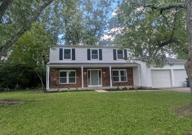 Photo 3 of Single family home for sale at 957 Old Farm Rd, Columbus, OH 43213 | MLS# 226025082 | Listing updated on 2026-09-13