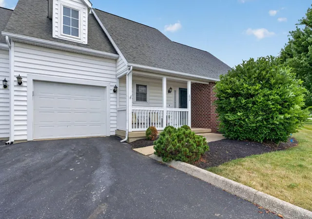 Homes for sale in Johnstown, OH | 292 Village Dr, Johnstown, OH 43031 | MLS# 226025455