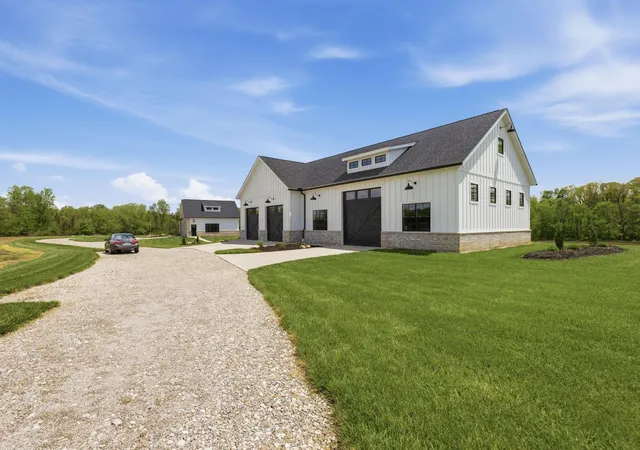 3rd image of 13100 Ironwood Trl, Sunbury, OH 43074 | MLS# 226025086