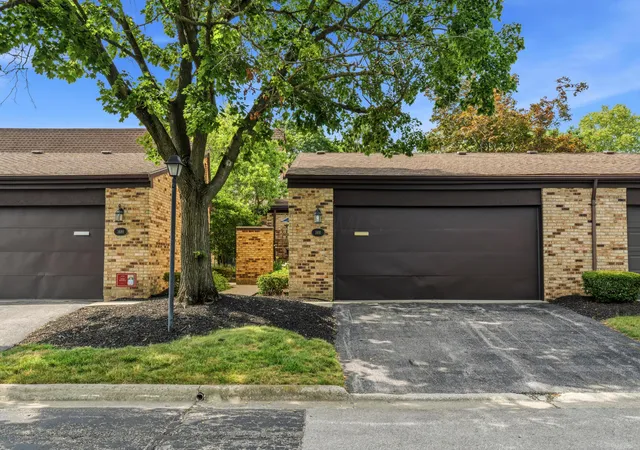 Photo 2 of Condo for sale at 1691 Arlingate Dr N, Columbus, OH 43220 | MLS# 226027516 | Listing updated on 2026-09-08