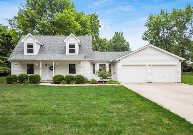 Homes for sale in Powell, OH | 106 E Muskingum Dr, Powell, OH 43065 | MLS# 226025301