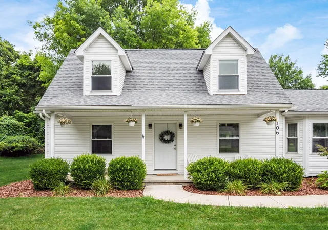 Homes for sale in Powell, OH | 106 E Muskingum Dr, Powell, OH 43065 | MLS# 226025301