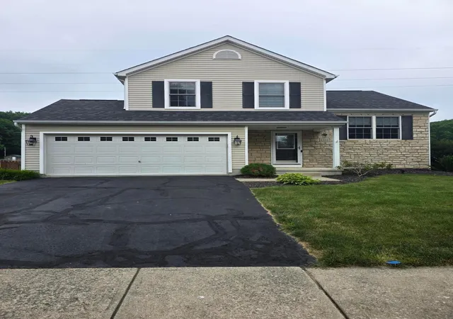 Homes for sale in Newark, OH | 1501 Pheasant Run Dr, Newark, OH 43055 | MLS# 226025106