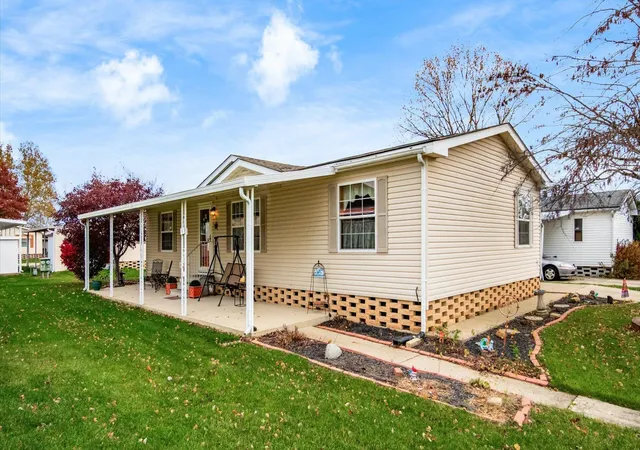 Photo 1 of Single family home for sale at 4344 Brett Ln, Columbus, OH 43207 | MLS# 226025111 | Listing updated on 2026-10-06
