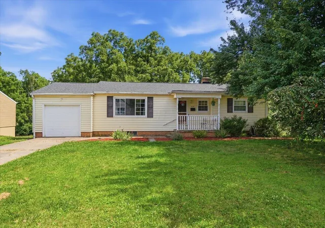 Homes for sale in Lancaster, OH | 1805 Nelson Rd, Lancaster, OH 43130 | MLS# 226025233