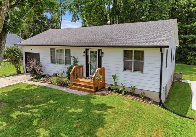 Homes for sale in Springfield, OH | 1801 Beacon St, Springfield, OH 45505 | MLS# 226025117