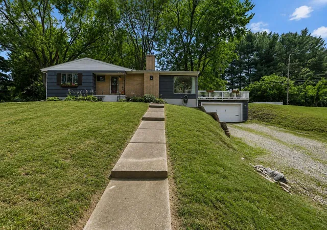 Photo 3 of Single family home for sale at 3100 Schwartz Rd, Columbus, OH 43232 | MLS# 226025315 | Listing updated on 2026-09-11