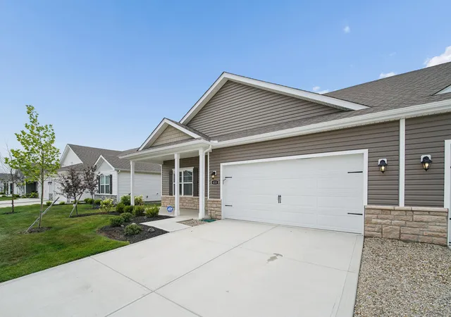 Homes for sale in Plain City, OH | 410 Emily Dr, Plain City, OH 43064 | MLS# 226025141