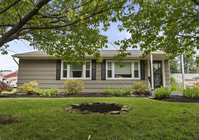 Homes for sale in Pataskala, OH | 1136 Pike St Sw, Pataskala, OH 43062 | MLS# 226025500