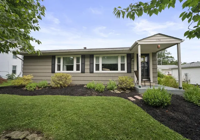 3rd image of 1136 Pike St Sw, Pataskala, OH 43062 | MLS# 226025500